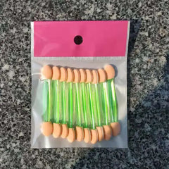 Dual-Ended Eyeshadow Applicator